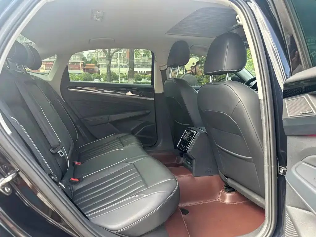 Volkswagen Passat — фото 2