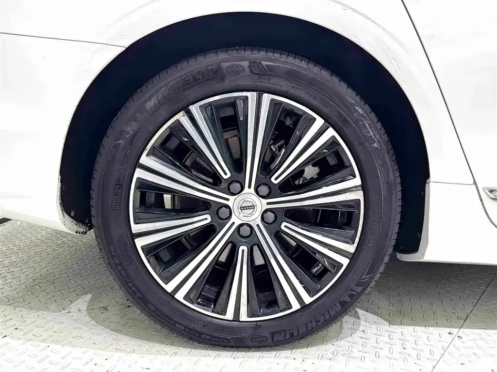 Volvo S90 — фото 7