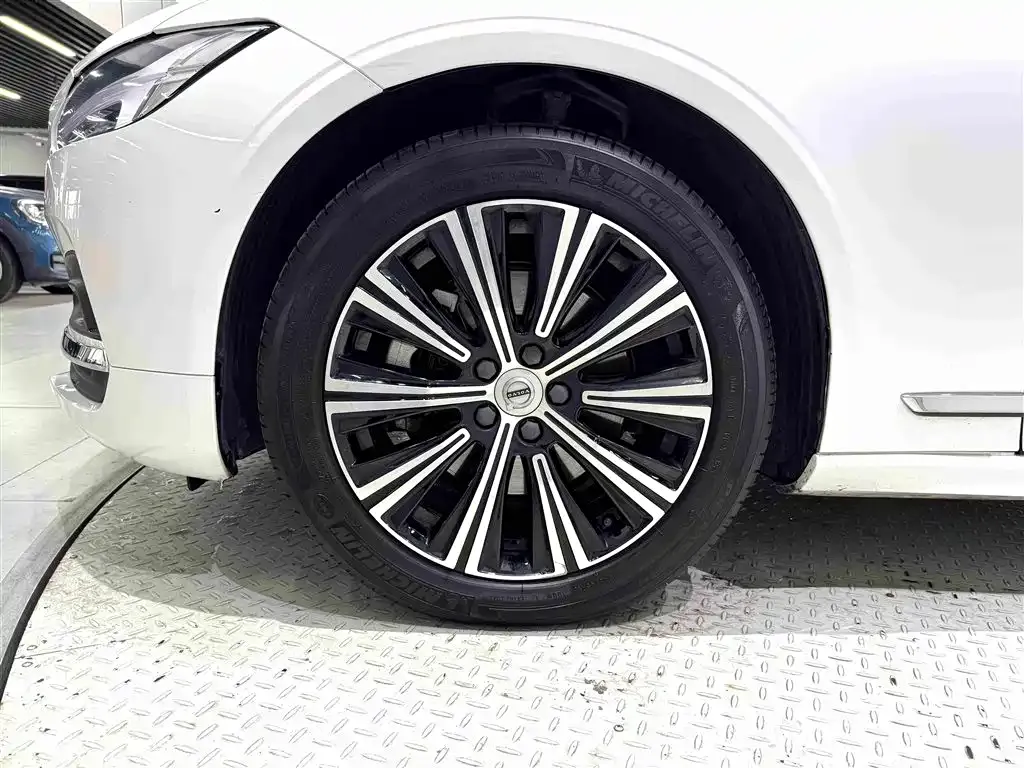 Volvo S90 — фото 10