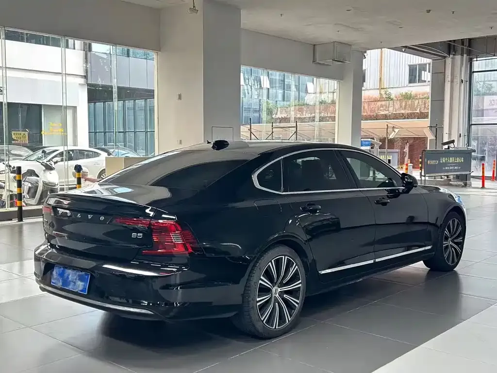 Volvo S90 — фото 5