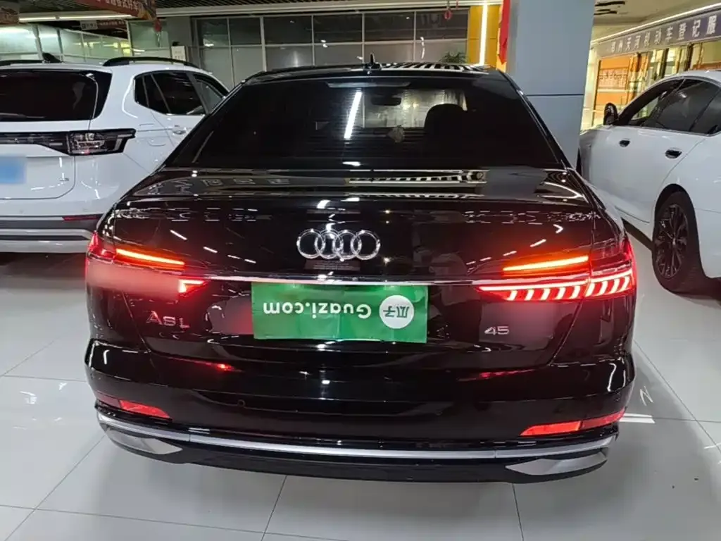 Audi A6L — фото 10