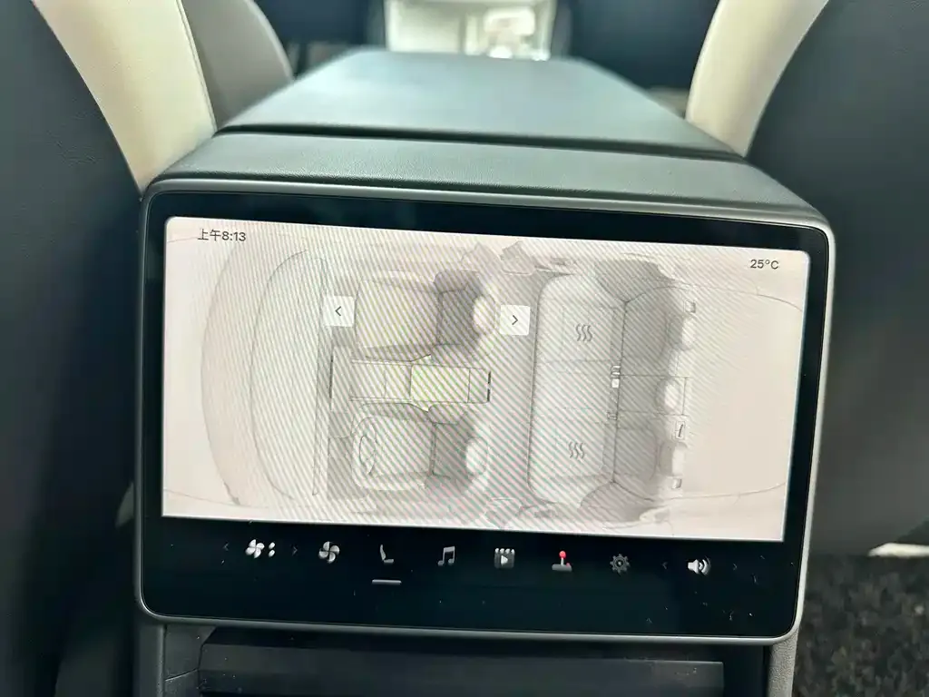 Tesla Model 3 — фото 4