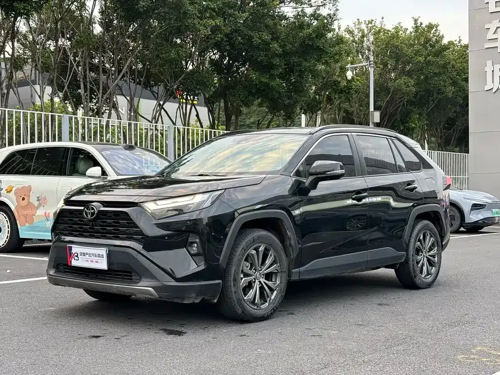 Toyota RAV4 — фото 6
