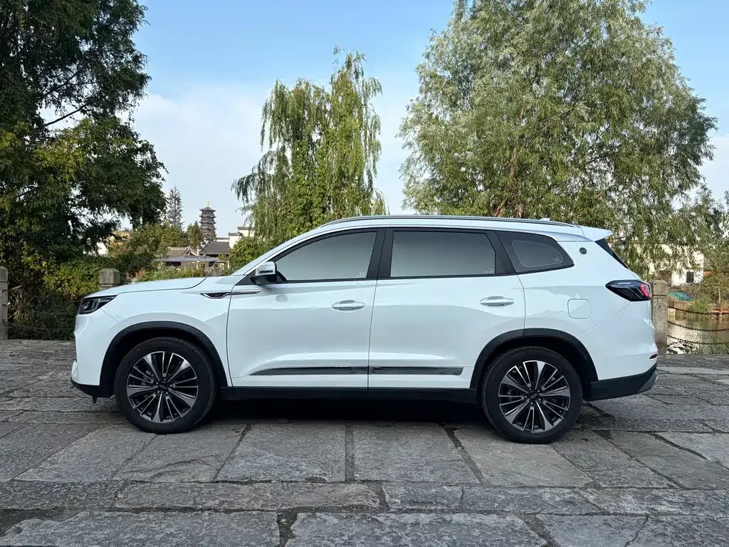 Chery Tiggo 8 PLUS — фото 8