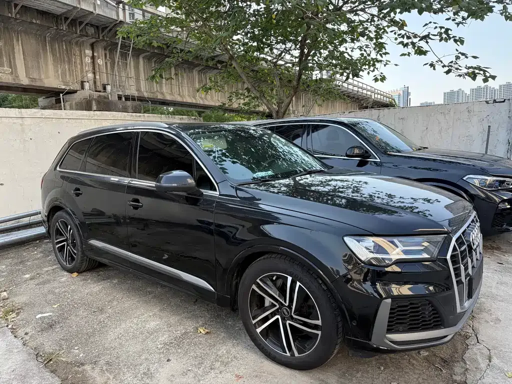 Audi Q7 — фото 5