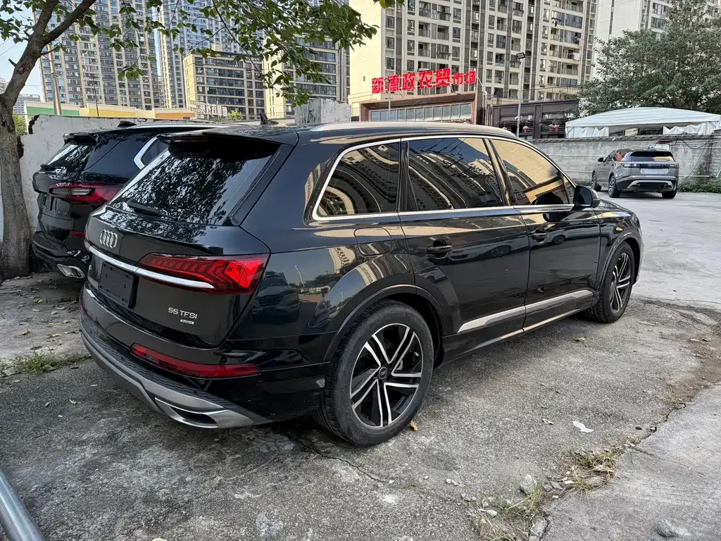 Audi Q7 — фото 7