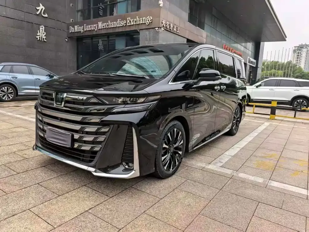 Toyota Vellfire — фото 8