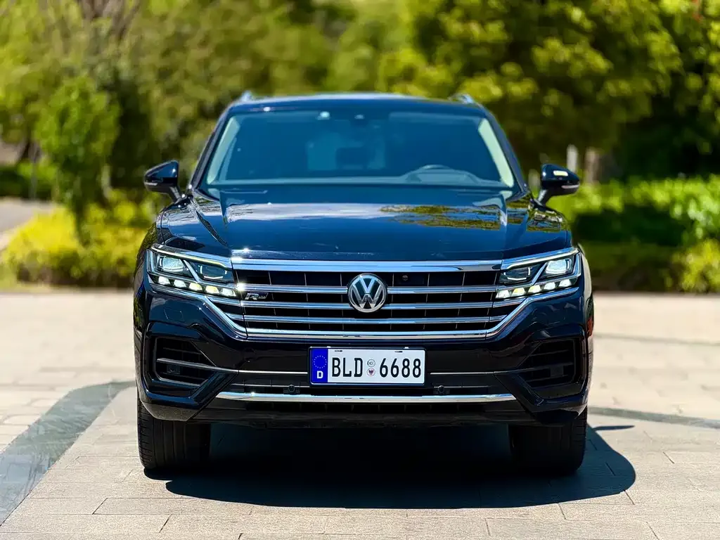 Volkswagen Touareg — фото 7
