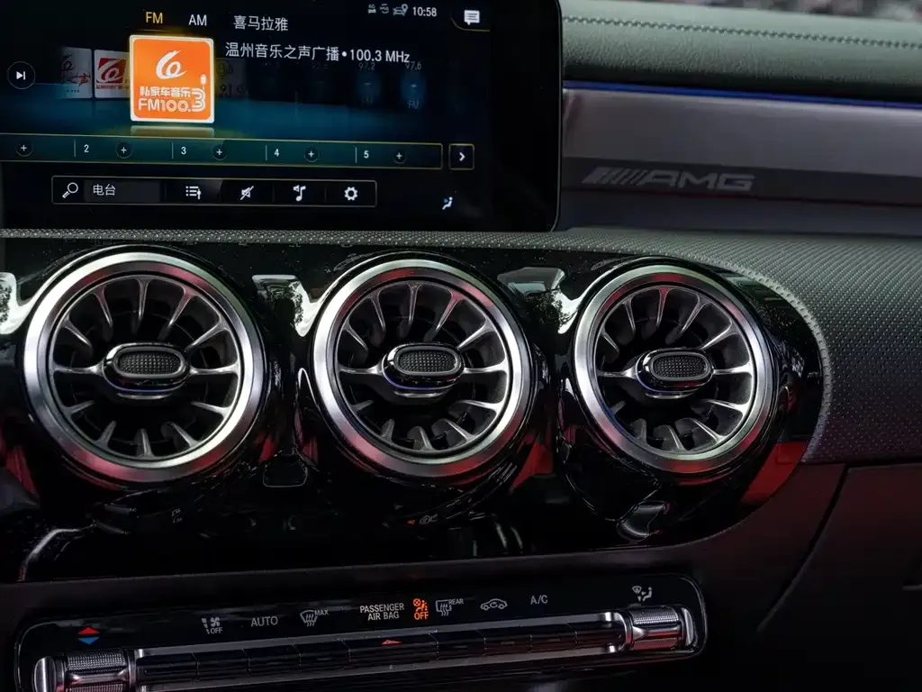 Mercedes-Benz CLA AMG — фото 9