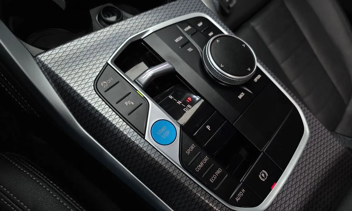 BMW i4 — фото 3