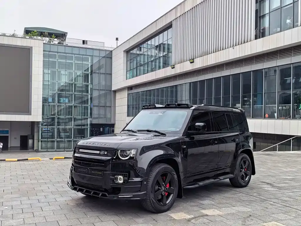 Land Rover Defender — фото 1