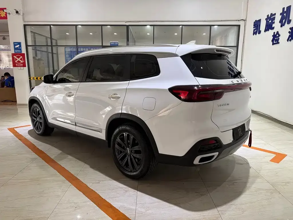 Chery Tiggo 8 — фото 8