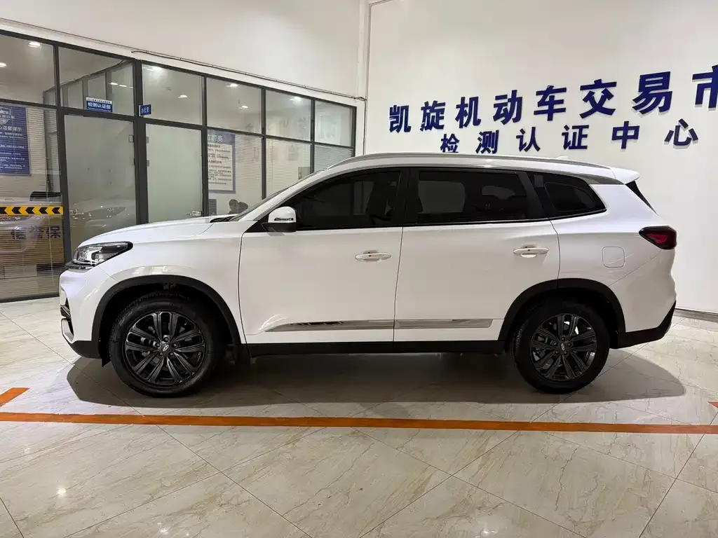 Chery Tiggo 8 — фото 9