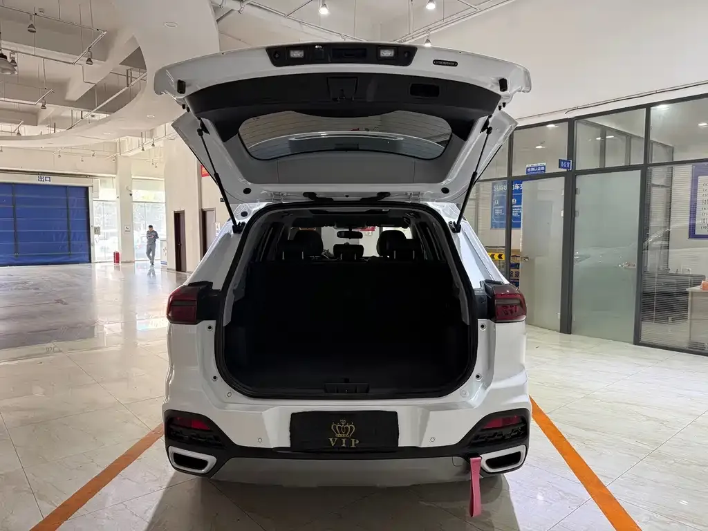 Chery Tiggo 8 — фото 10