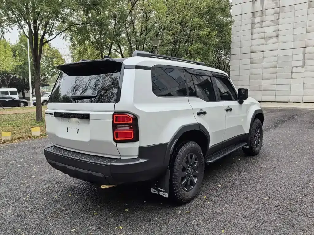 Toyota Prado — фото 3