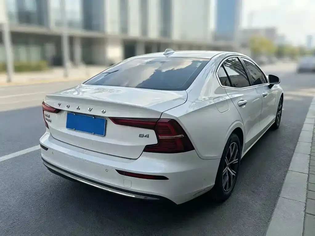 Volvo S60 — фото 2