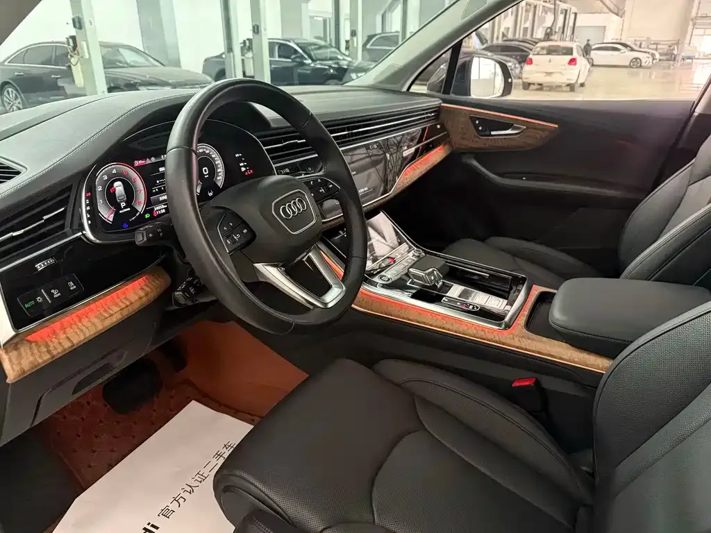Audi Q7 — фото 2