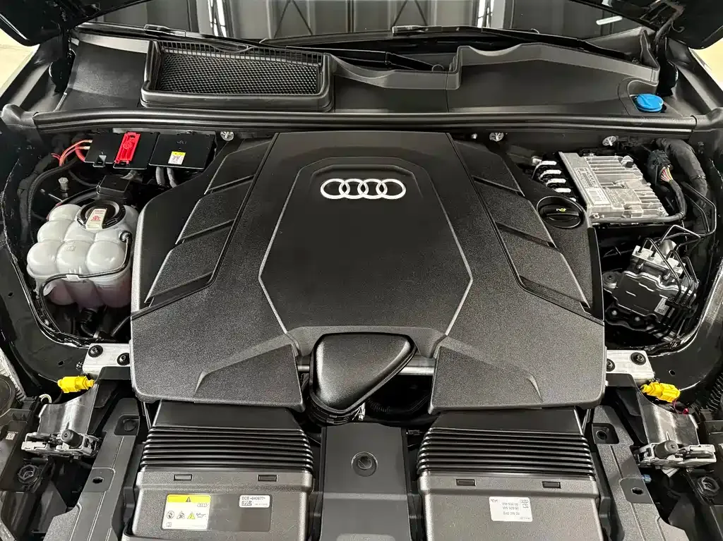 Audi Q7 — фото 6