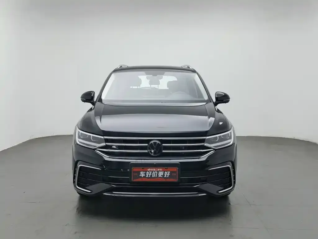 Volkswagen Tiguan L — фото 2