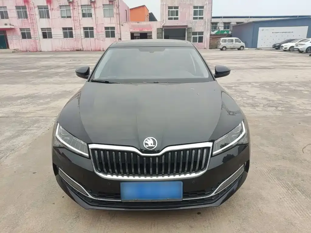 Skoda Superb — фото 6