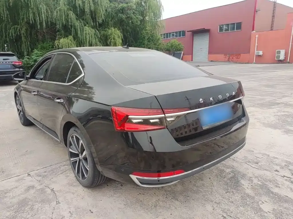 Skoda Superb — фото 4