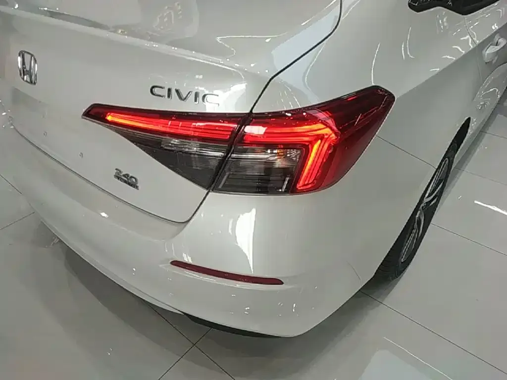 Honda Civic — фото 2