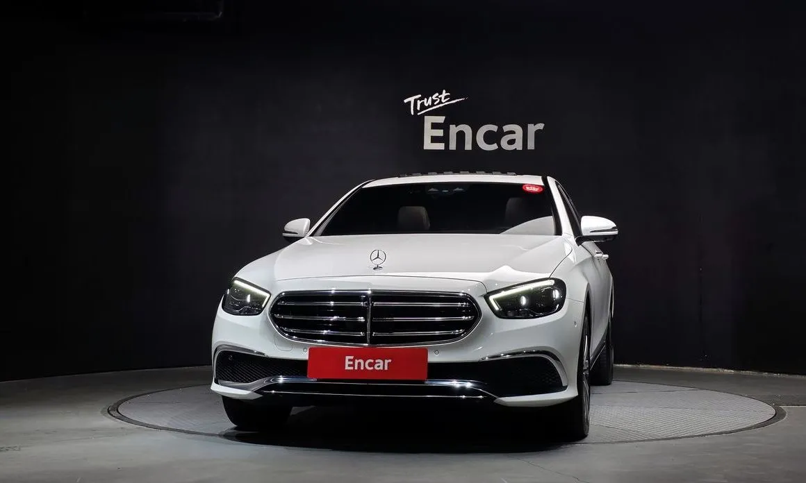 Mercedes-Benz E-Class — фото 2