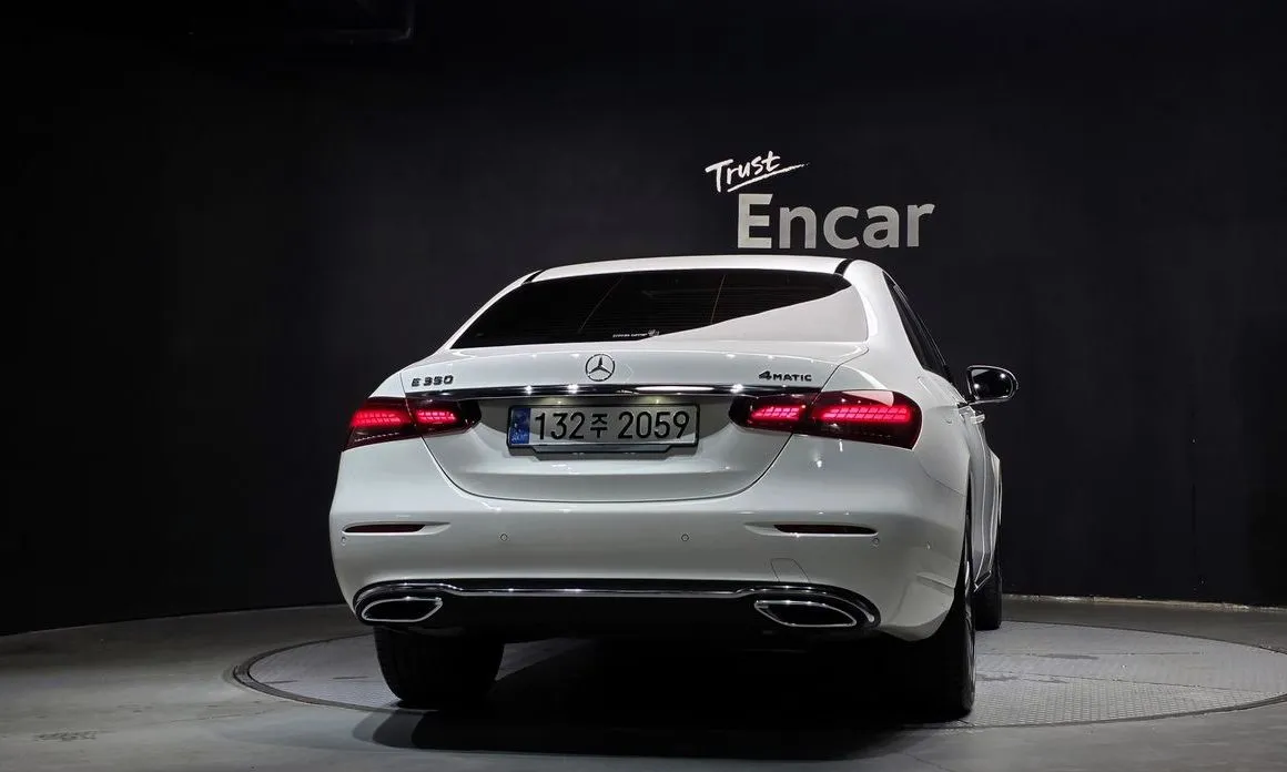 Mercedes-Benz E-Class — фото 3