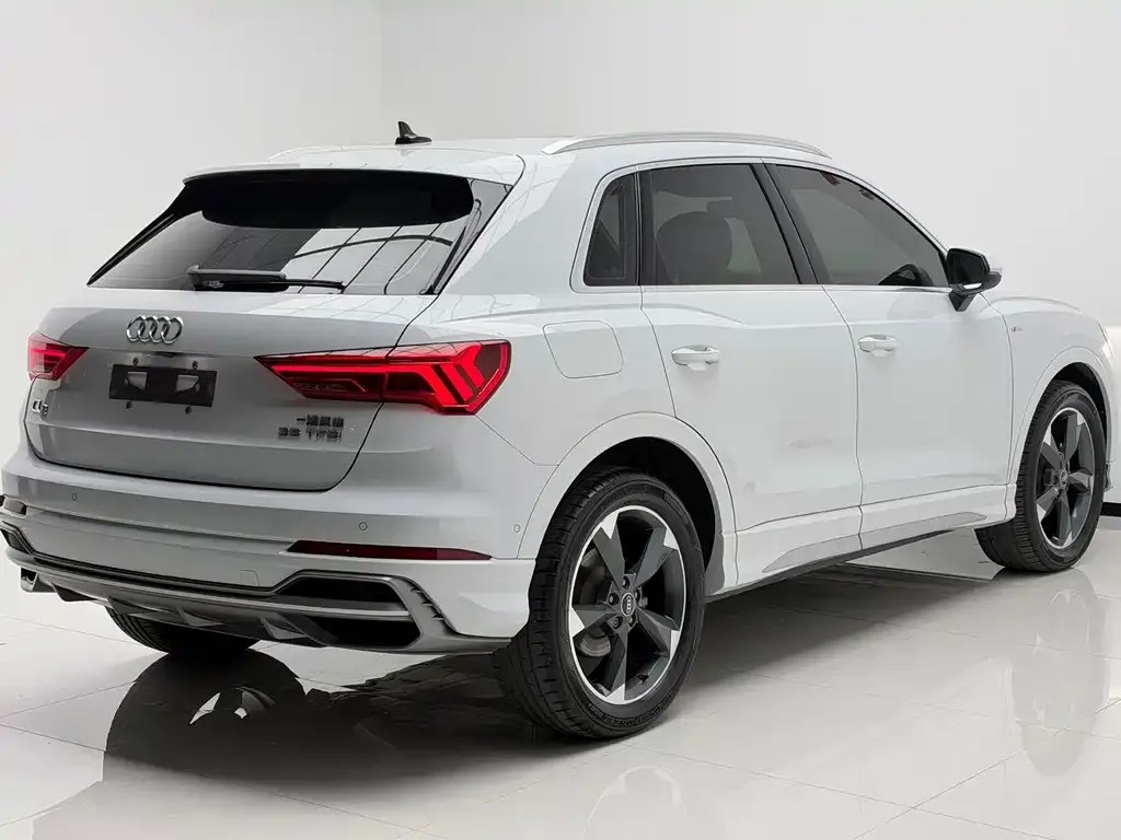 Audi Q3 — фото 3