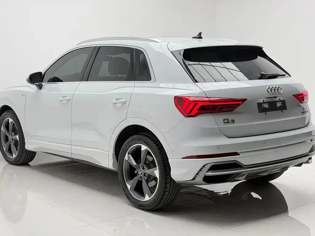Audi Q3 — фото 7