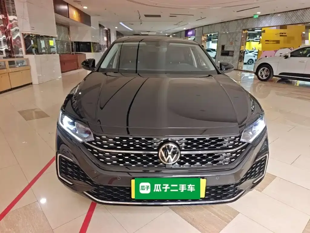 Volkswagen Passat — фото 1