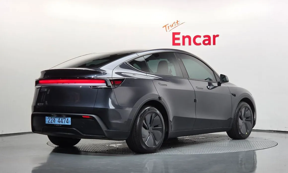 Tesla Model Y — фото 3