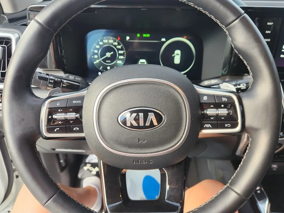Kia Sorento — фото 8