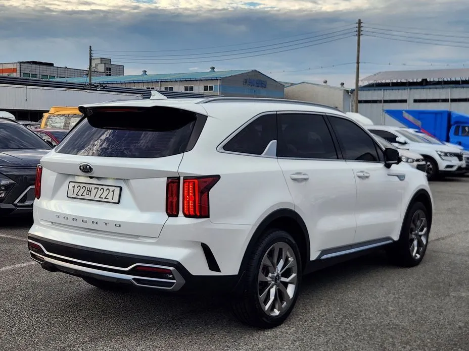Kia Sorento — фото 9