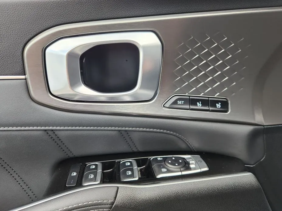Kia Sorento — фото 10