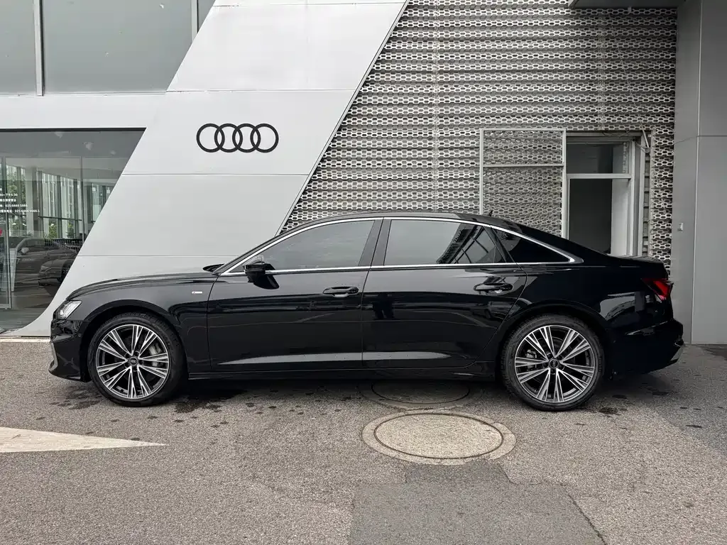 Audi A6L — фото 5
