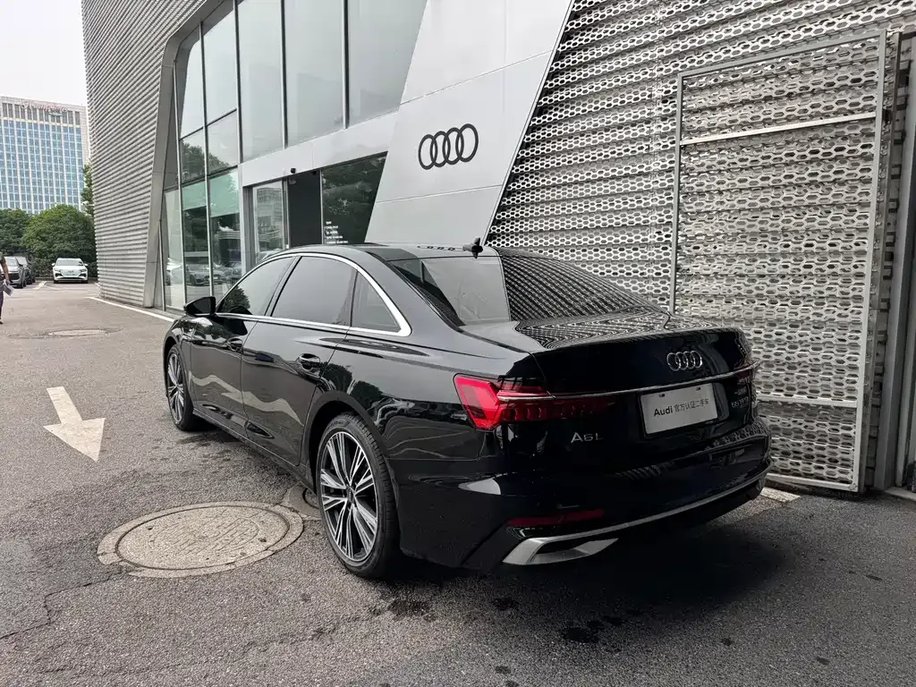 Audi A6L — фото 9