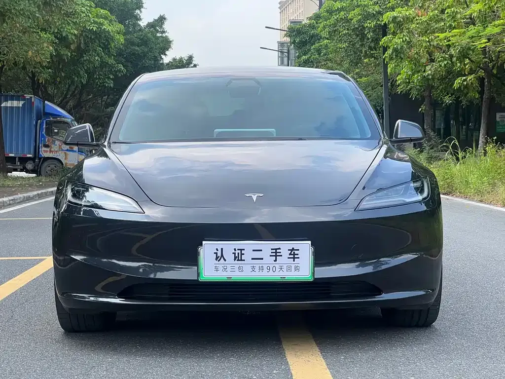 Tesla Model 3 — фото 6