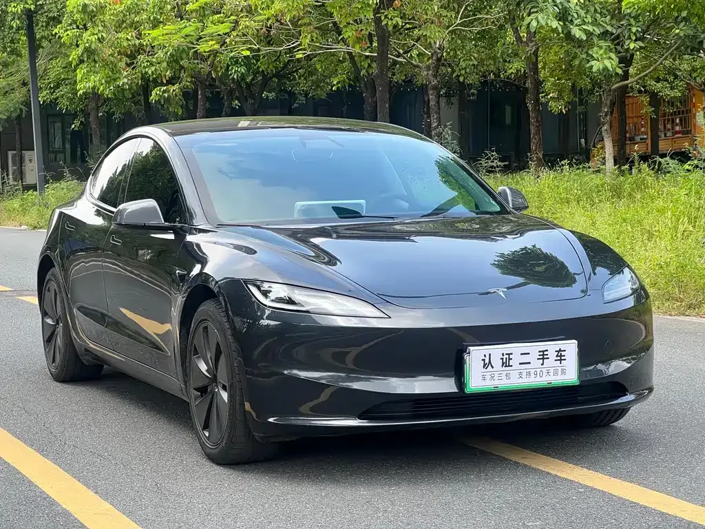Tesla Model 3 — фото 9