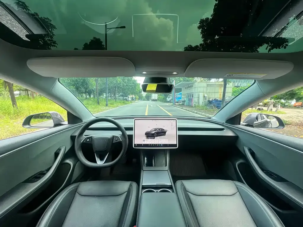 Tesla Model 3 — фото 3