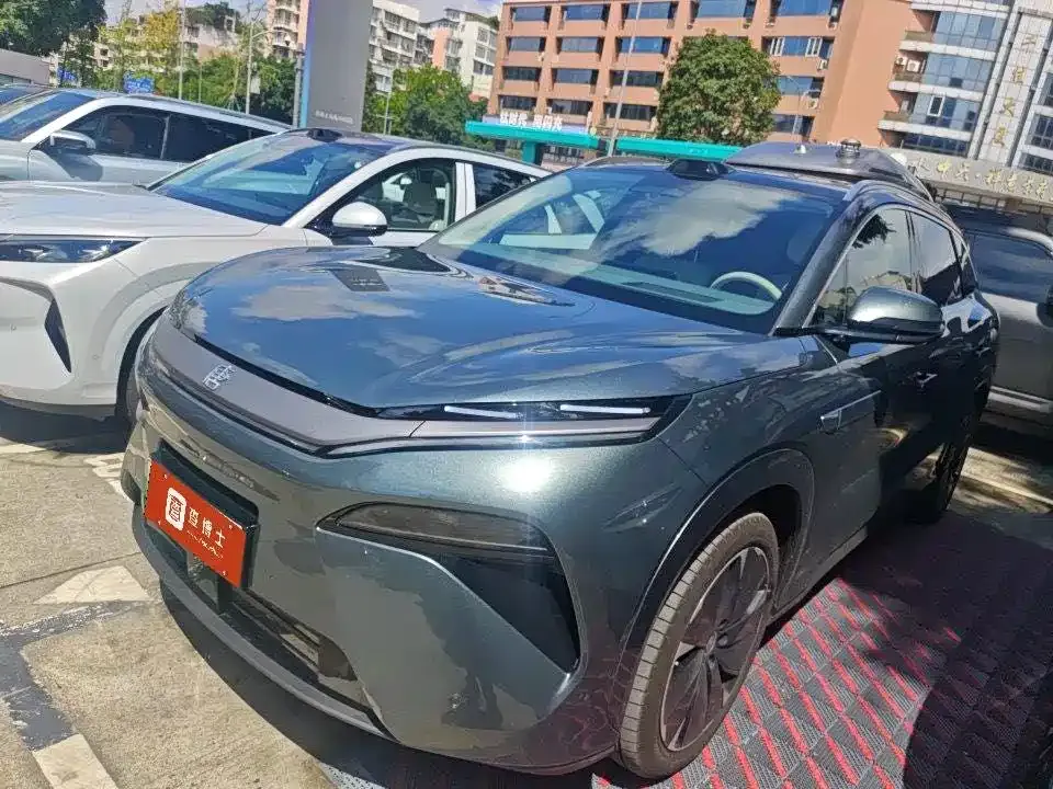 BYD Tang L — фото 1