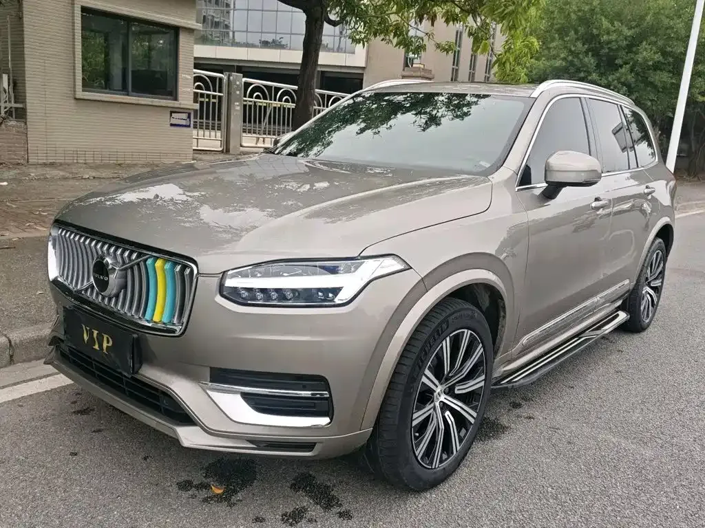 Volvo XC90 — фото 1