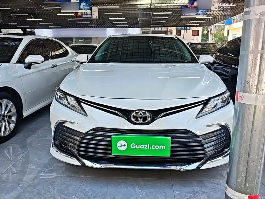 Toyota Camry — фото 9