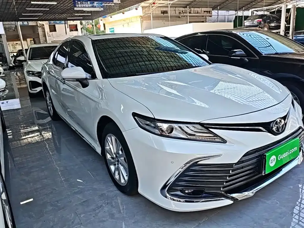 Toyota Camry — фото 8