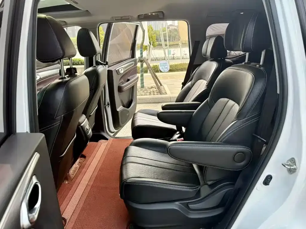 GAC Motor Trumpchi M6 — фото 3