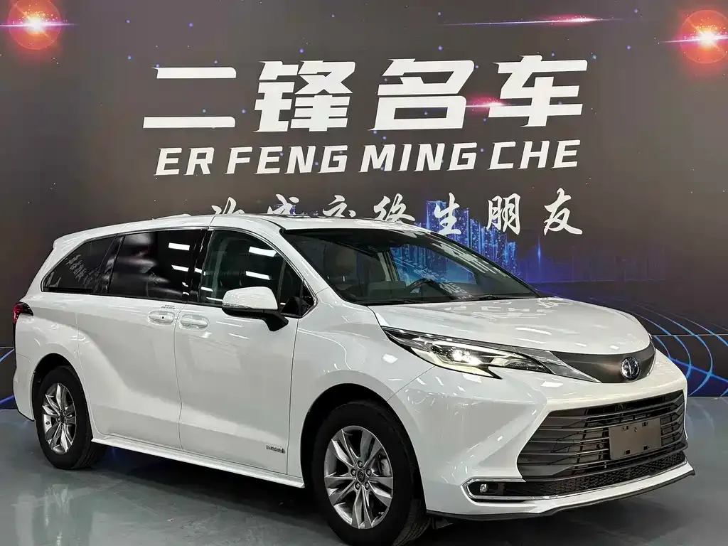 Toyota Sienna — фото 6