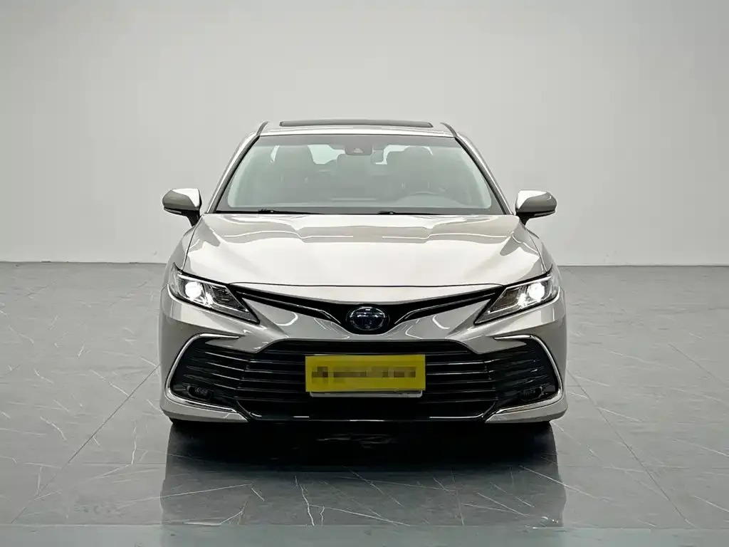 Toyota Camry — фото 6