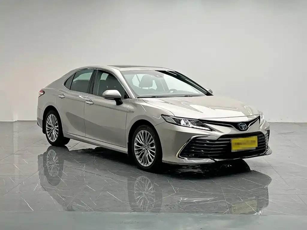 Toyota Camry — фото 4