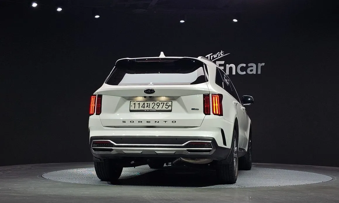 Kia Sorento — фото 6