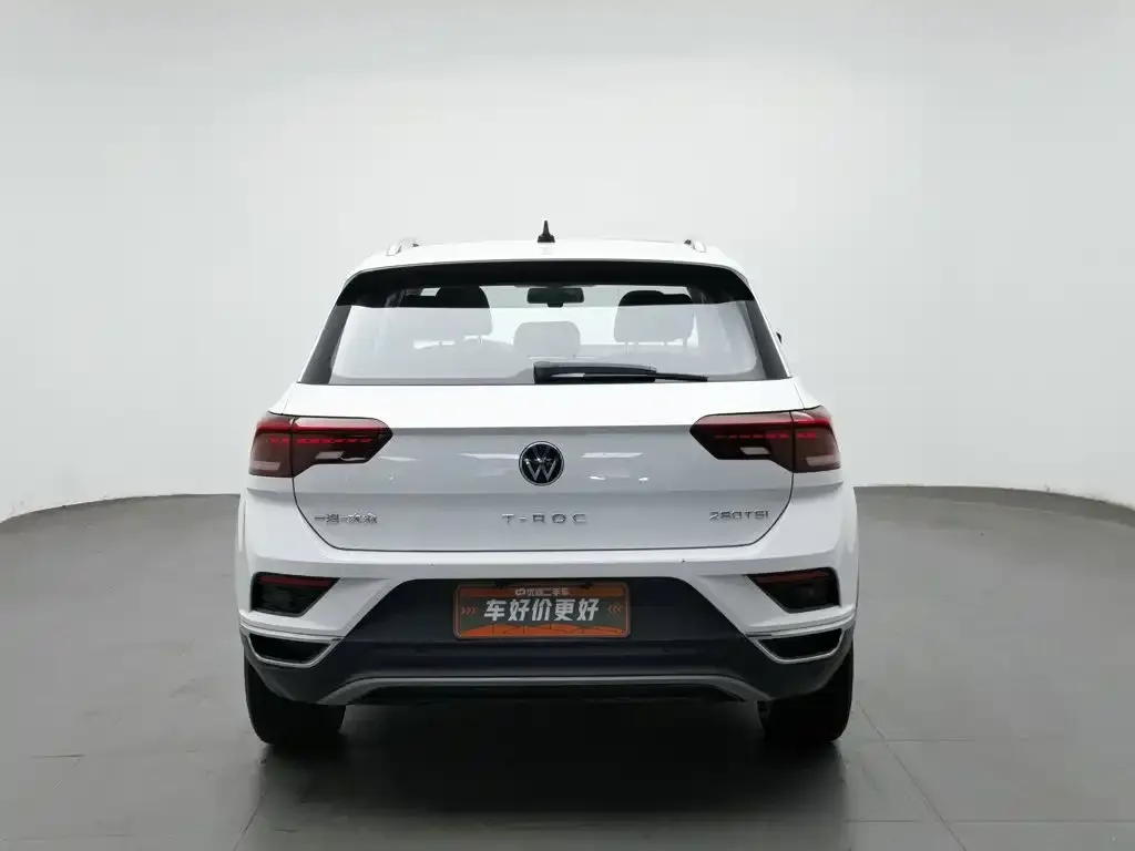 Volkswagen T-Roc — фото 9